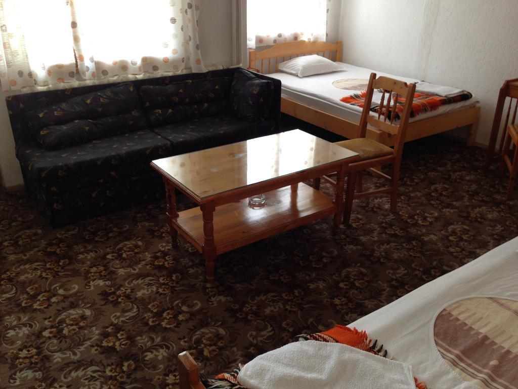 Katerina Family Hotel Smolyan Room photo